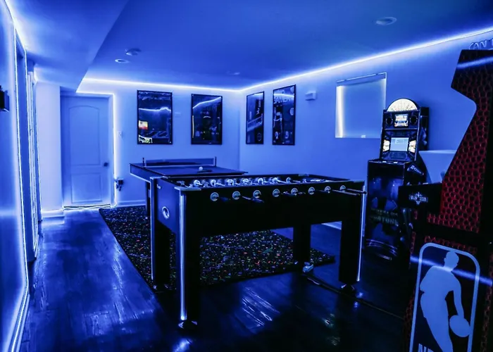 Сasa de vacaciones Sleeps 18 • 8br • Game • Gym • Theater