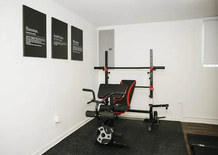 Сasa de vacaciones Sleeps 18 • 8br • Game • Gym • Theater *