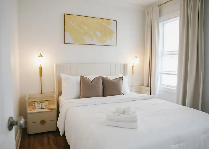 Sleeps 18 • 8br • Game • Gym • Theater Сasa de vacaciones Chicago
