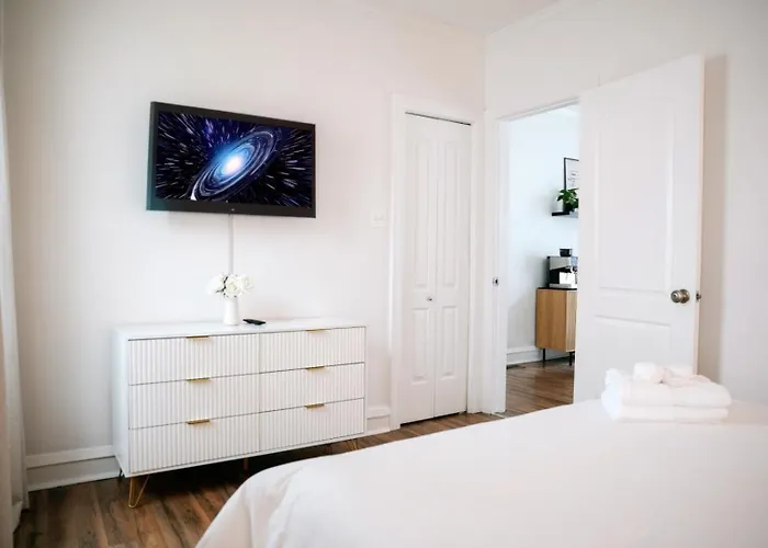 Sleeps 18 • 8br • Game • Gym • Theater