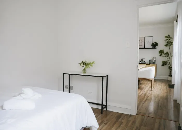 Sleeps 18 • 8br • Game • Gym • Theater Сasa de vacaciones Chicago