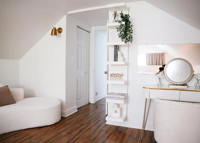 Sleeps 18 • 8br • Game • Gym • Theater