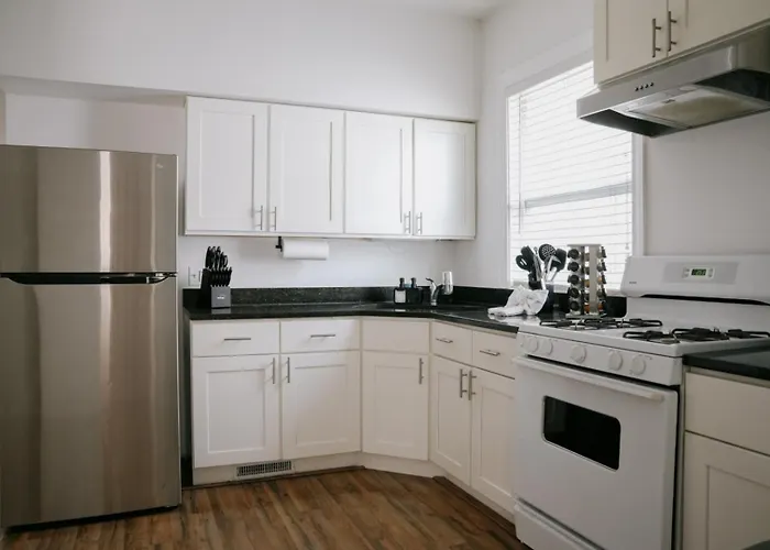 Sleeps 18 • 8br • Game • Gym • Theater