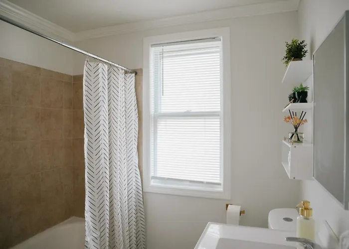 Sleeps 18 • 8br • Game • Gym • Theater