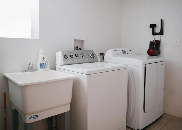 Sleeps 18 • 8br • Game • Gym • Theater *